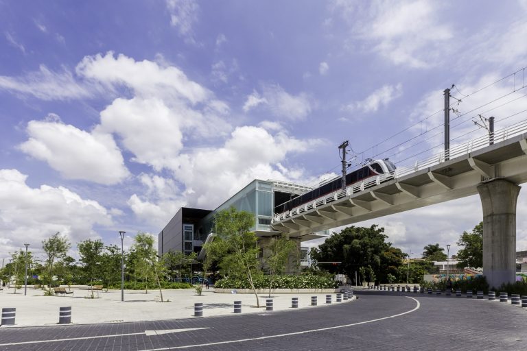 GuadalajaraLightRailTrainLine3 19241755 Linea 3 Zapopan Centro 199 768x512