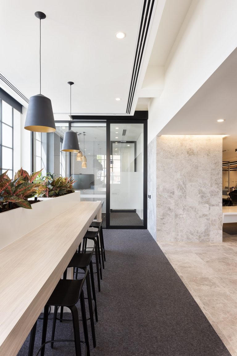 f 2 131 14726277 1057   0169 768x1150