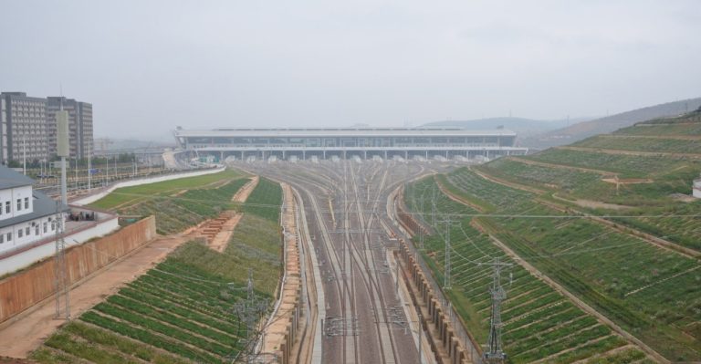 f 2 131 14720536 Pic3 Swelling soil cut high slope at Nanning end of Kunming South Railway Station 768x399