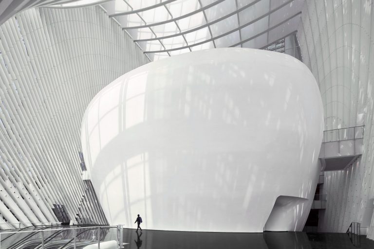 f 2 132 14720508 04 Front view of the opera house 768x512